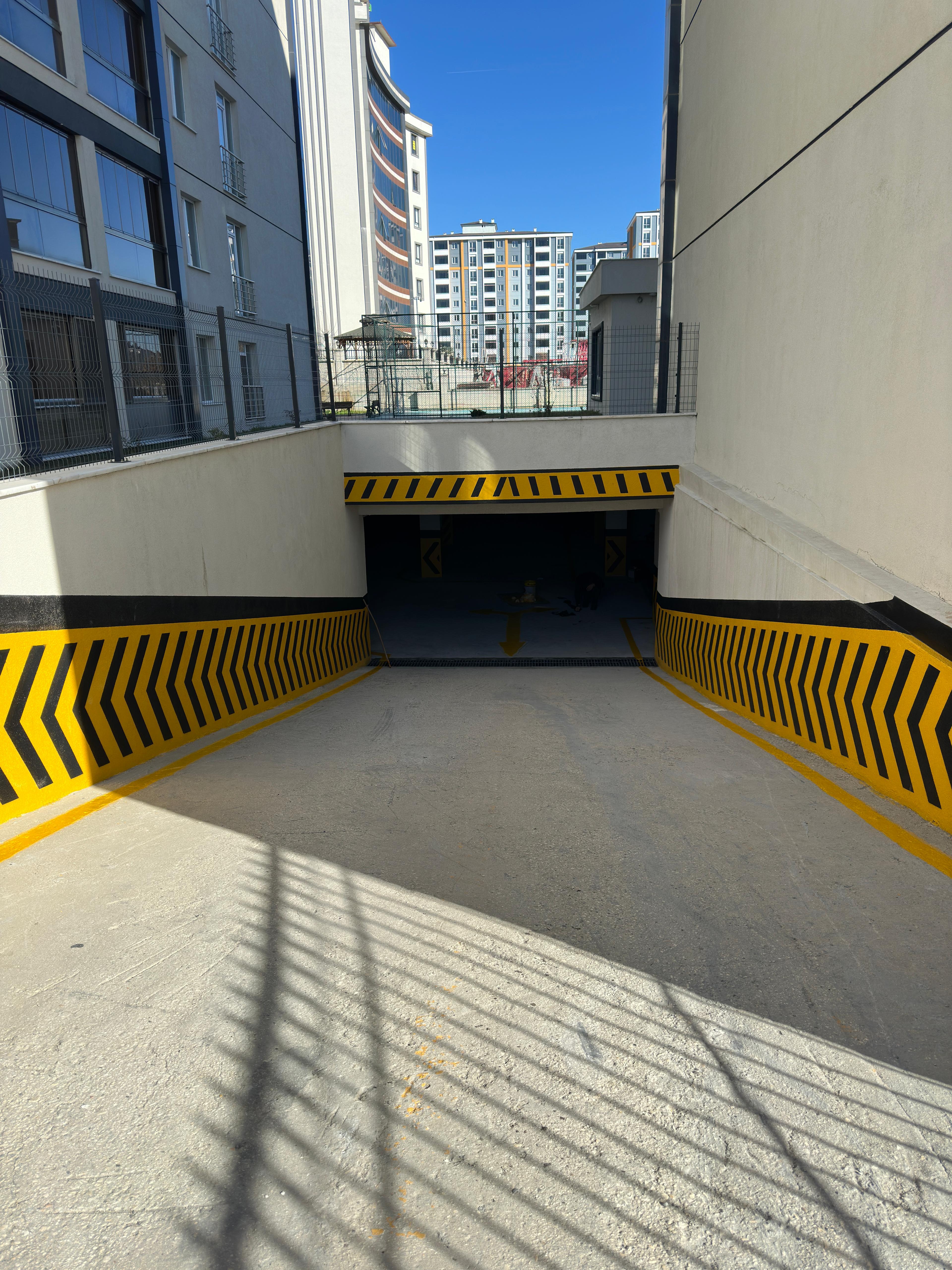 Kapalı Otopark Duvar ve Kolon Boyama İşleri